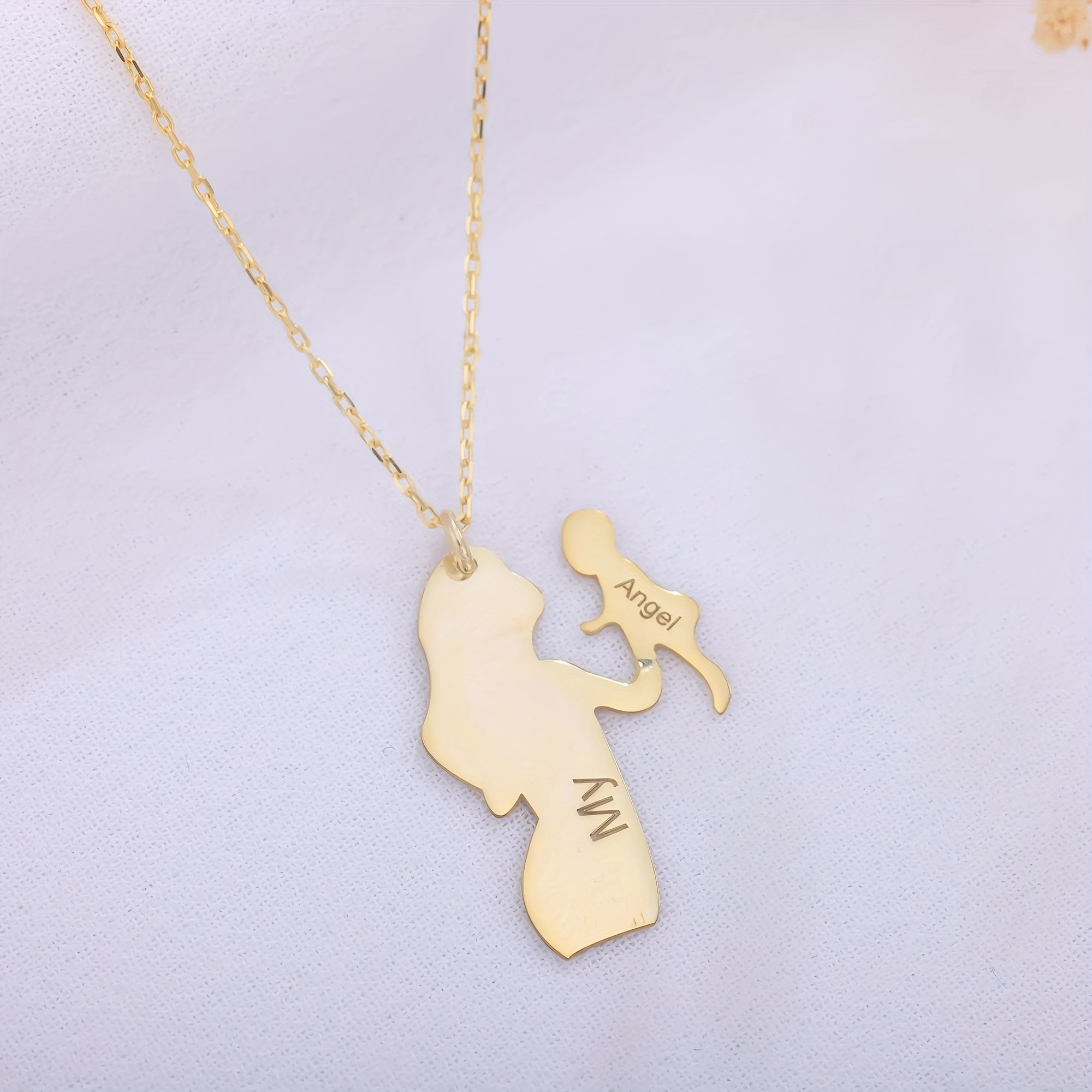 Customized Exquisite Name Necklace for Mothers, Stylish Gift